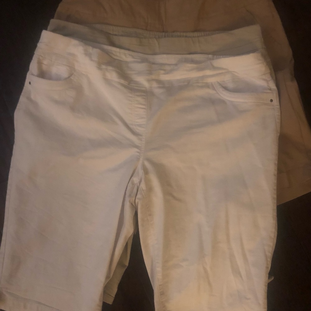 Westbound Dillards brand Bermuda shorts